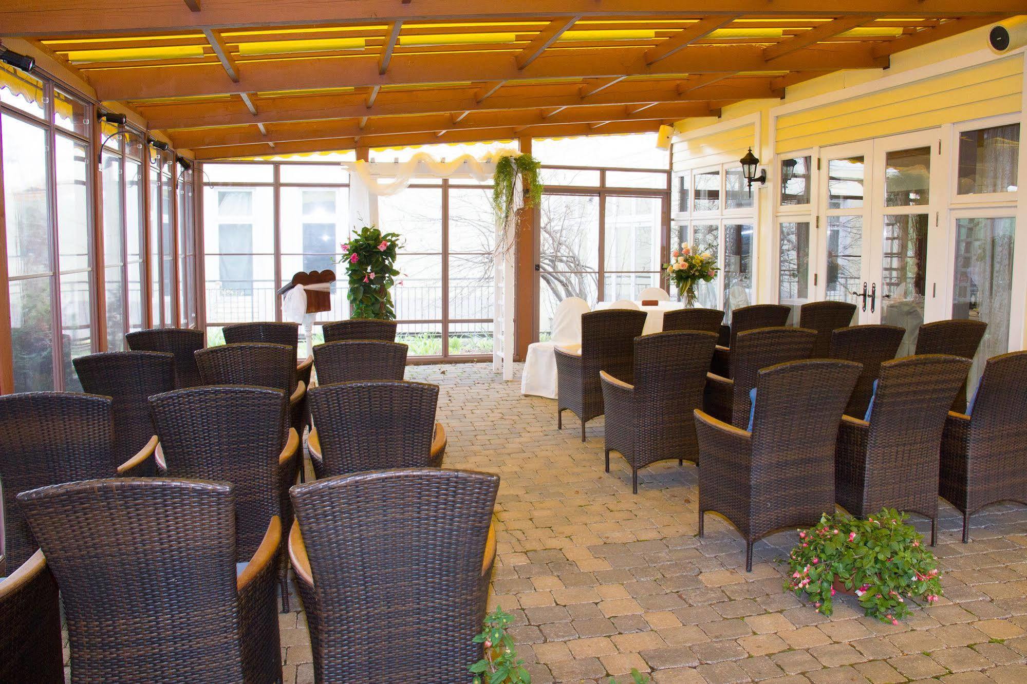 Auberge West Brome ภายนอก รูปภาพ